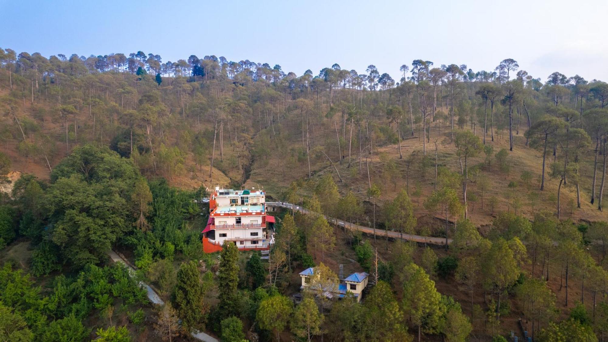 Hotel The Ranikhet Continental Exterior foto