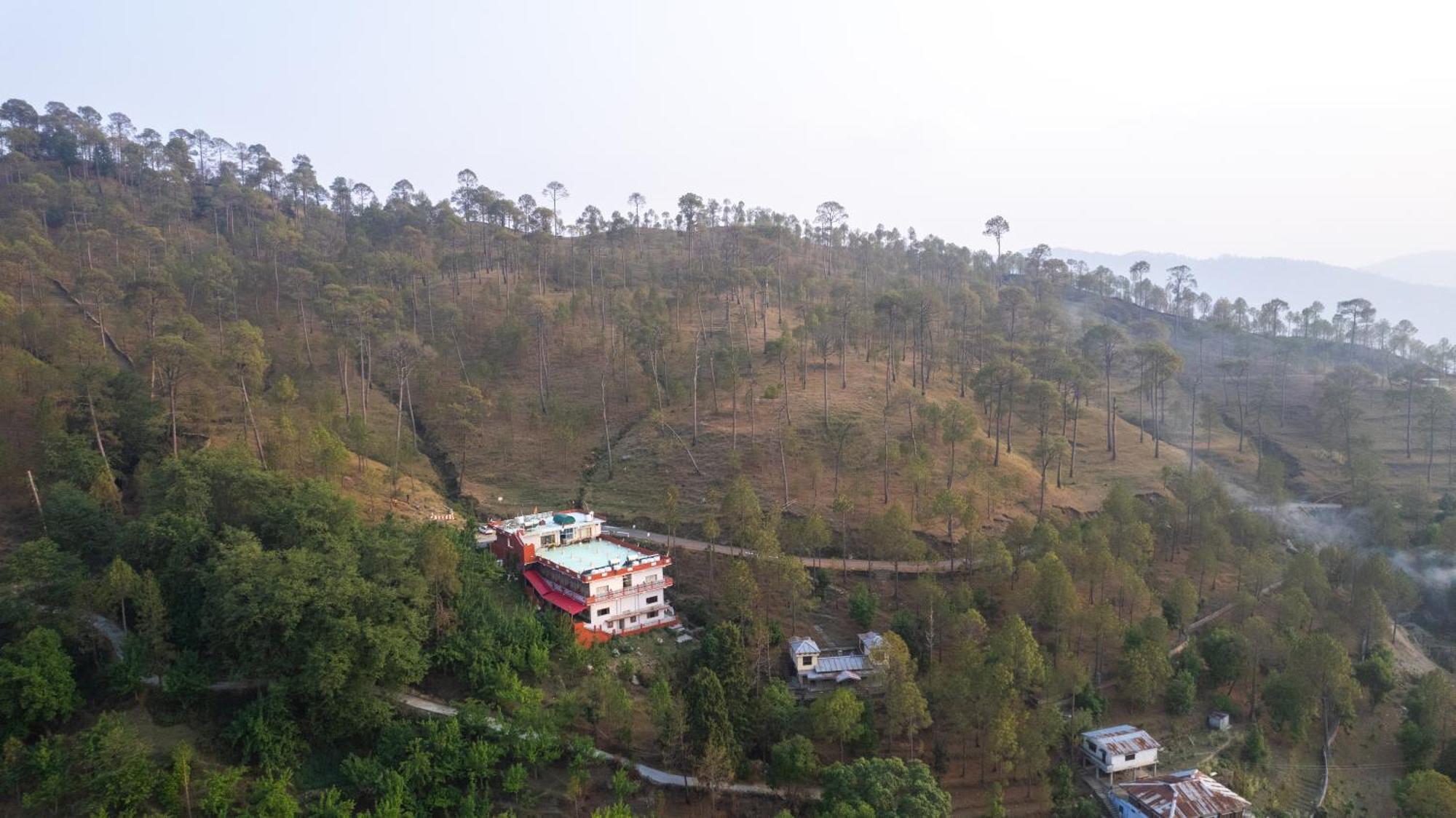 Hotel The Ranikhet Continental Exterior foto